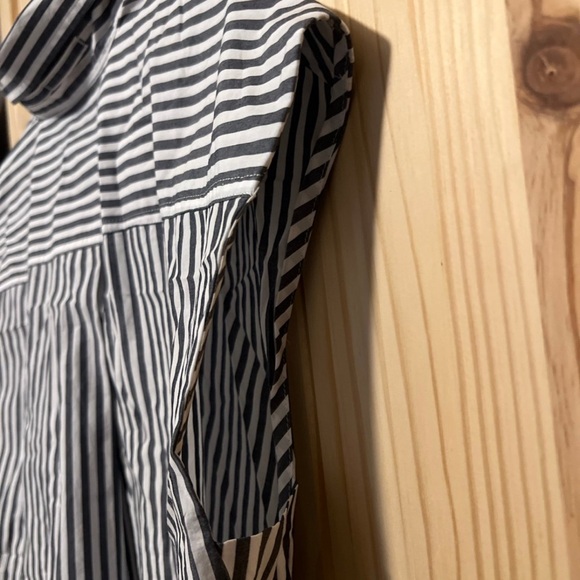 NWT, Banana Republic blouse - Picture 3 of 5